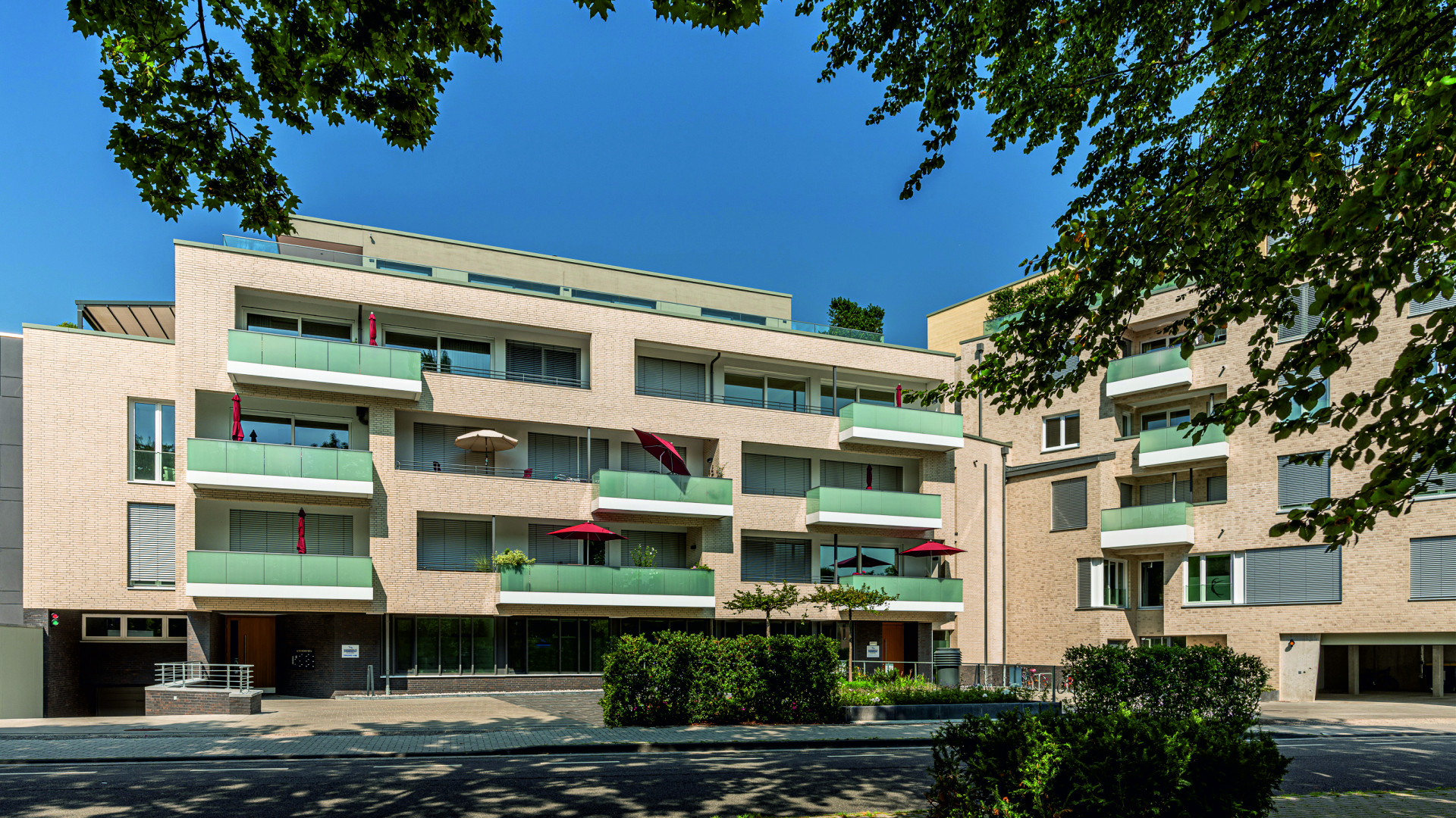 Riemchen & Besenstrich Fassade