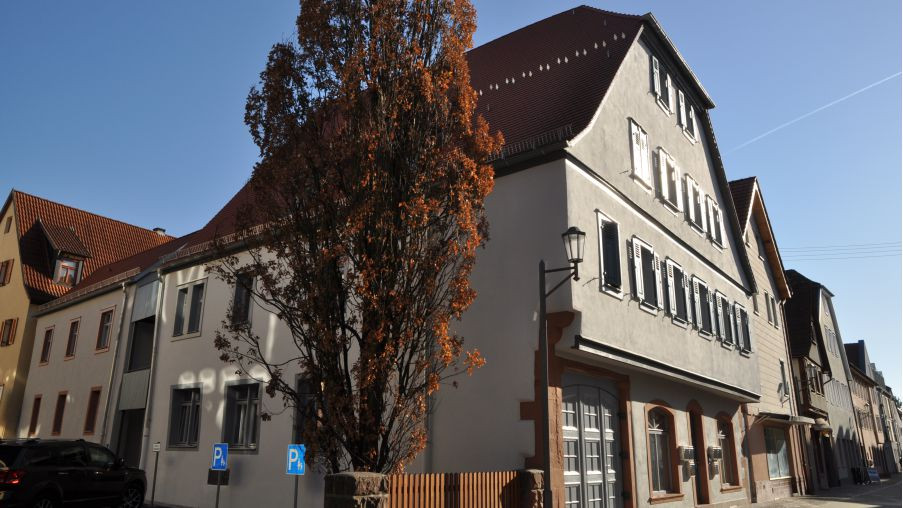 Denkmalgeschütztes Mehrfamilienhaus